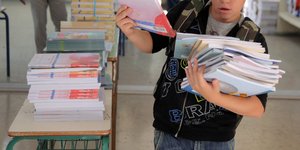 Οριστικά στις 11 Σεπτεμβρίου ανοίγουν τα σχολεία -Τέλος στην αργία των Τριών Ιερ