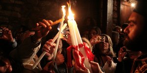 Με τιμές αρχηγού κράτους ήρθε το Πανάγιο Φως