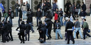 Συναυλία αριστερών και συγκέντρωση ακροδεξιών στον Άγιο Παντελεήμονα