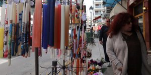 Μετά τη μια το μεσημέρι ανοίγουν σήμερα τα καταστήματα/Φωτογραφία: Eurokinissi