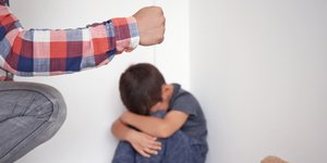 Συνελήφθη 31χρονος για τον ξυλοδαρμό του γιου του (Φωτο αρχείου: Shutterstock)