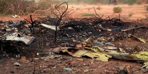 Θρήνος για τους νεκρούς της Air Algerie: Δεν έχουν βρει σορούς παρά μόνο μέλη -Ξ