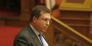 Αϊβαλιώτης: Στελέχη του ΛΑΟΣ έστειλαν στον Βελόπουλο 12 ρόμπες