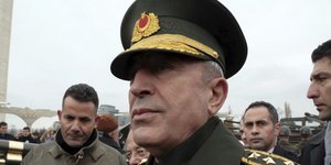 Νέες απειλές από τον Τούρκο ΥΠΕΘΑ /φωτογραφία AP