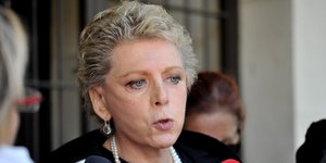 Η δημοσιογράφος και συγγραφέας Ελενα Ακρίτα- φωτογραφία intimenews 