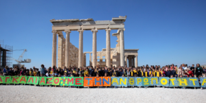 «Αγκαλιάζουμε την Ακρόπολη»: 2.500 παιδιά για την Παγκόσμια Ημέρα κατά του ρατσι