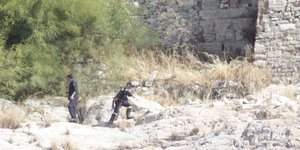 Πέθανε ο άντρας που έπεσε από την Ακρόπολη