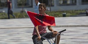 Ανησυχία για την προσέγγιση της Αλβανίας με το Κοσσυφοπέδιο (Φωτογραφία: AP/ Visar Kryeziu)