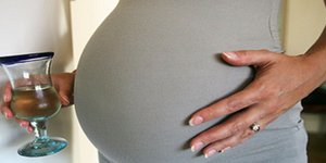 Ακόμα και ελάχιστο αλκόολ κατά την εγκυμοσύνη επηρρεάζει τη νοημοσύνη του εμβρύο