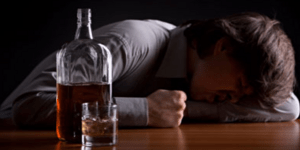 Η κρίση ρίχνει τους Ελληνες στον τζόγο και το αλκοόλ