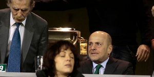 Ο Γιάννης Αλαφούζος τα είπε με τους οργανωμένους του ΠΑΟ/Φωτογραφία: EUROKINISSI
