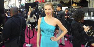 Η εντυπωσιακή εμφάνιση της Χριστίνας Αλούπη στα βραβεία Οσκαρ [εικόνες]