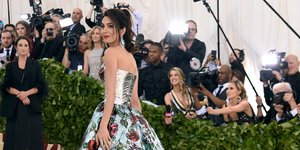 Η συμπαρουσιάστρια του Met Gala