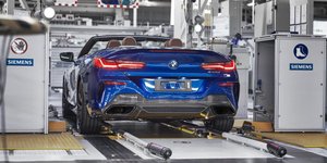 Eναρξη παραγωγής στο Dingolfing: Η πρώτη BMW Σειρά 8 Cabrio πέρασε από τη γραμμή παραγωγής
