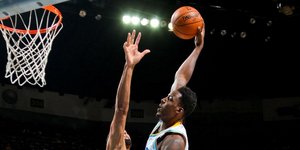 Οι 10 πιο εντυπωσιακές φάσεις από τους αγώνες του ΝΒΑ [βίντεο]