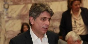 Ο Αμοιρίδης της ΔΗΜΑΡ θέλει dress code στη Βουλή: Στο ΣΥΡΙΖΑ ντύνονται σαν να πη