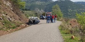 Το αυτοκίνητο που έχει πάρει φωτιά. Φωτογραφία: agriniopress