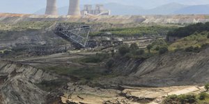 Η κατολίσθηση στο Αμύνταιο έκοψε στα δύο το χωριό. ΦΩΤΟΓΡΑΦΙΑ: MotionTeam-ΒΕΡΒΕΡΙΔΗΣ ΒΑΣΙΛΗΣ
