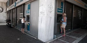 Αναλήψεις έως 5.000 ευρώ τον μήνα προβλέπει η απόφαση του υπ. Οικονομικών/Φωτογραφία: Eurokinissi
