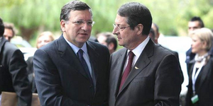 Ο Μπαρόζο τώρα υπόσχεται μελλοντική αλληλεγγύη στην Κύπρο