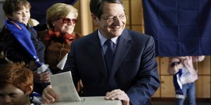Τα exit polls στην Κύπρο δείχνουν Αναστασιάδη με διαφορά