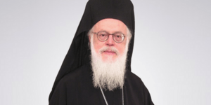 Αναστάσιος Αλβανίας: «Η Εκκλησία ήταν ασυνεπής στις αρχές του Ευαγγελίου»