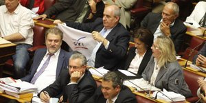 Ανταρσία 14 από τους 20 βουλευτές κατά του Πάνου Καμμένου
