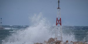 Προβλήματα έχουν δημιουργήσει οι ισχυροί άνεμοι (Φωτο: Eurokinissi)