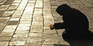 Άνεργη μητέρα πήγε να ζητήσει δουλειά και λιποθύμησε από την πείνα!