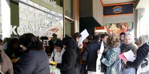 Εκτος τεκμηρίου διαβίωσης οι μαθητές και οι μακροχρόνια άνεργοι