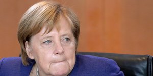 Κατηφής η γερμανίδα καγκελάριος στη σημερινή συνεδρίαση του υπουργικού της συμβουλίου (Φωτογραφία: ΑΡ/Michael Sohn)