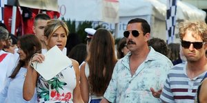 Η Τζένιφερ Ανιστον με τον Ανταμ Σάντλερ