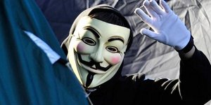 Επιθέσεις σε κυβερνητικές ιστοσελίδες της Βρετανίας από τους Anonymous