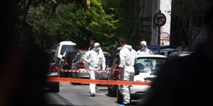 Η Αντιτρομοκρατική άρχισε εφόδους και ακουμπάει τους συνεργούς του Μαζιώτη