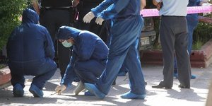 Η ΕΛ.ΑΣ. διαψεύδει δημοσιεύματα για εμπλοκή ποινικών στη δολοφονία των δύο χρυσα