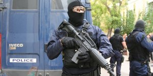 Εξι συλλήψεις από την αντιτρομοκρατική -Τέσσερις Ελληνες