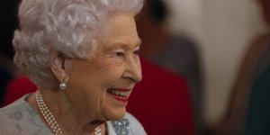 Τα Paradise Papers εμπλέκουν και τη βασίλισσα Ελισάβετ (Φωτογραφία: AP/ Alastair Grant)