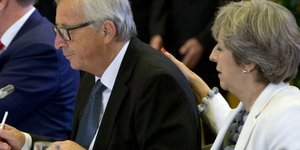 Γιούνκερ: Εχει σημειωθεί πρόοδος στις συνομιλίες για το Brexit