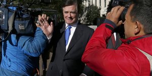 Για τα περιουσιακά τους στοιχεία και τις τράπεζες που χρησιμοποιούσα