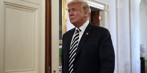 Ειναι το 4ο γυμνό άγαλμα του Τραμπ