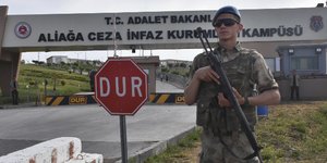 Συνολικά η Τουρκία έχει θέσει υπό κράτηση περίπου 160.000 ανθρώπους