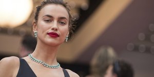 Σήμερα κυκλοφορεί με λιμουζίνες