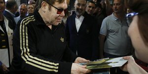 «Εχουν δημόσιο ρόλο και ευθύνη»
