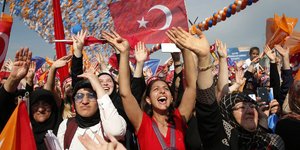 Η προεκλογική εκστρατεία ολοκληρώνεται στις 18.00 του Σαββάτου