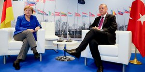 H Ανγκελα Μέρκελ και ο Ταγίπ Ερντογάν /Φωτογραφία AP images