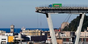 Γέφυρα στη Γένοβα/ Φωτογραφία AP images