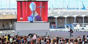 Καθολικός Αρχιεπίσκοπος Γένοβας/ Φωτογραφία AP images