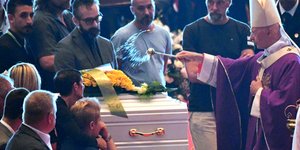 Κηδεία θυμάτων από την τραγωδία στη Γέφυρα της Γένοβας/ Φωτογραφία AP images