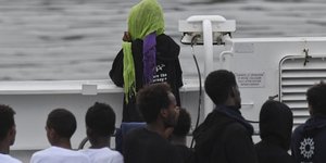 Εδώ και περισσότερο από μια εβδομάδα βρίσκονται στο πλοίο Diciotti