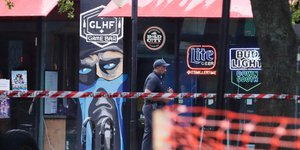 Αστυνομικός πυροβόλησε και σκότωσε μαύρο ένοπλο φρουρό σε μπαρ / φωτογραφία:ap